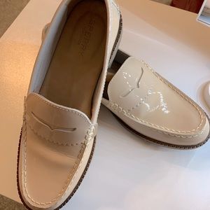 NWIT Sperry Top Sider Nude Patent Leather Loafers